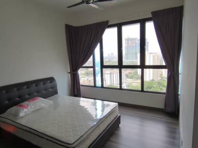 Free wifi+all utilities, big master room at the rainz, bukit jalil