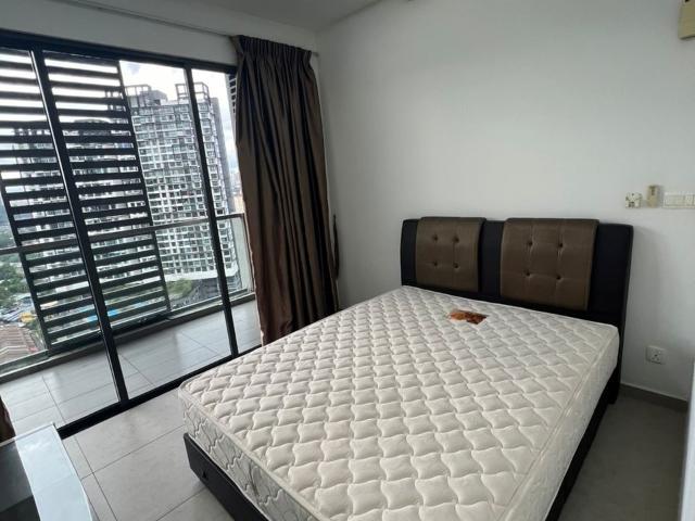 FREE WIFI+CLEANING, BALCONY Middle Room at The Petalz, Old Klang Road