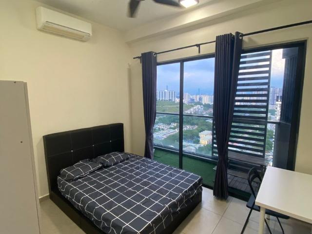 FREE WIFI+CLEANING, BALCONY ROOM @ PETALZ, OLD KLANG ROAD