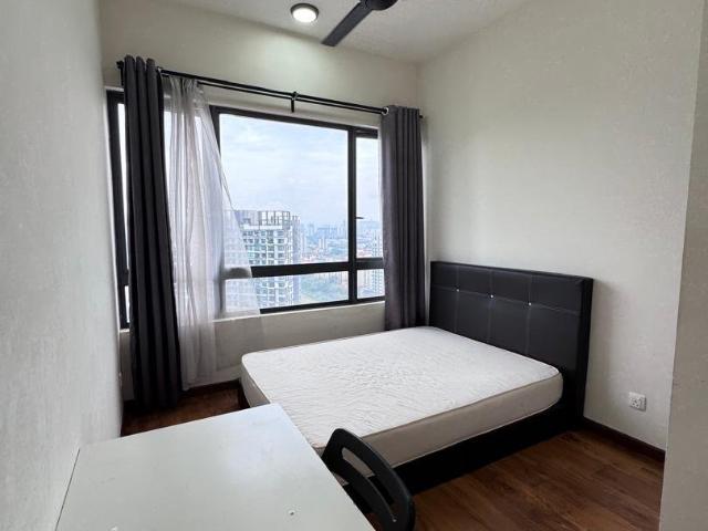 FREE WIFI+CLEANING, MASTER ROOM @ PETALZ, OLD KLANG ROAD