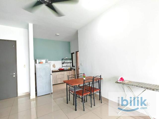 {Free 1 Month Rental & 1 Month Deposit Only} Female Medium Room at The Henge Kepong, MRT Metro Prima, Kepong GI, Aeon