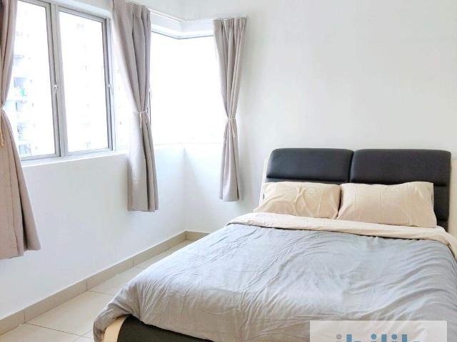 Free 1st Month. Condo Couple Room, Attach Bath, Drive to Work near Olive Hill Seri Kembangan