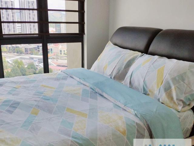 Free 1st Month. Master, AirCon, Own Bathroom. Bus to UPM / MRT, Univ 360