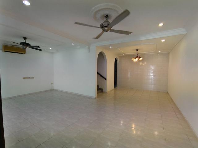 FreeHold 450k Taman Cheng Baru Double Storey Terrace House For Sale