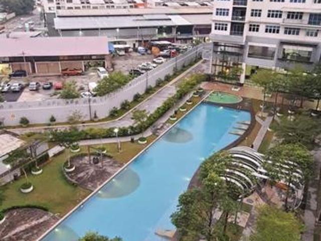 Freehold 1033sqft 3R2B Pool View 3 Car Parks
