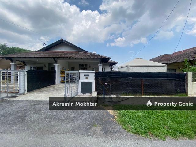 Freehold & 11 Feet Extra Land | Single Storey Semi D Taman Desaria, Nilai