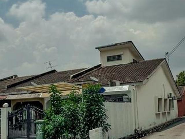 FREEHOLD 15 Storey link house 20x70