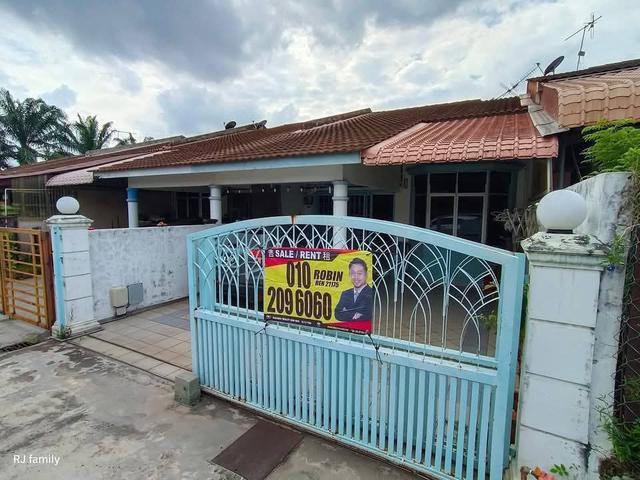 Freehold 1 Storey Terrace in Ayer Keroh