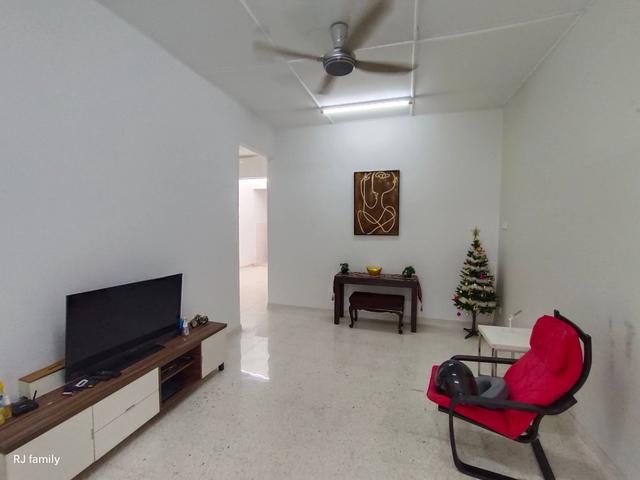 Freehold 1 Storey Terrace in Ujong Pasir