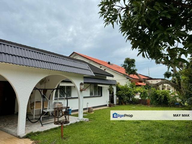 Freehold 1 Storey Bungalow Good Condition Unique Heritage Design for Sale
