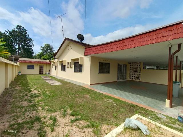 Freehold 1 Storey Semi Detached in Bukit Serindit