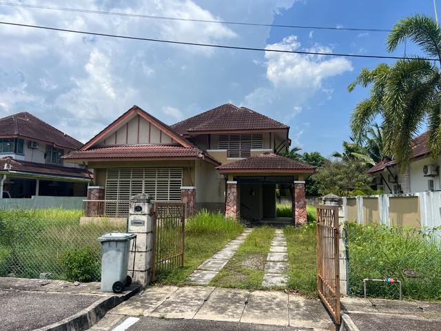 Freehold 1 12 stotey bungalow Villa Tanjung Permai facing river