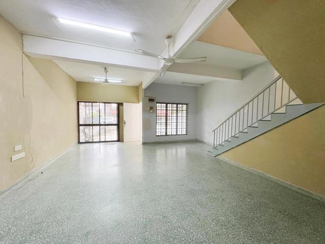 FREEHOLD 20X80 Banting Taman Gembira Double Storey
