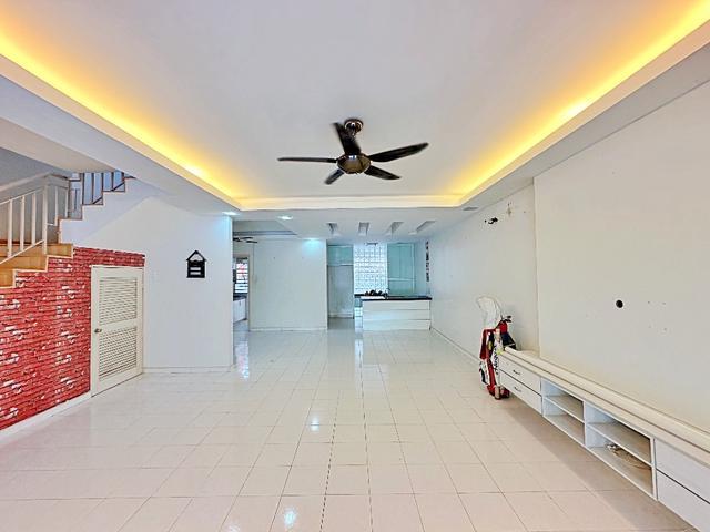 FREEHOLD 2 Storey Bandar Bukit Mahkota Seksyen 6 Facing No House