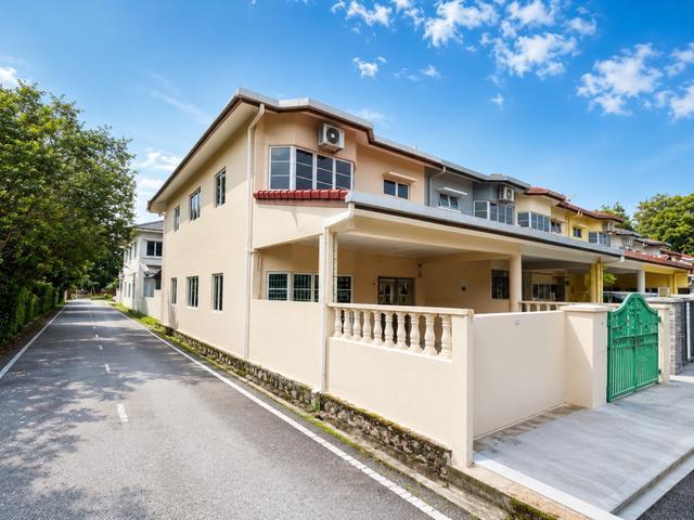 Freehold 2 Storey House 21x 70 Taman Sri Hijau New Green Park Rawang