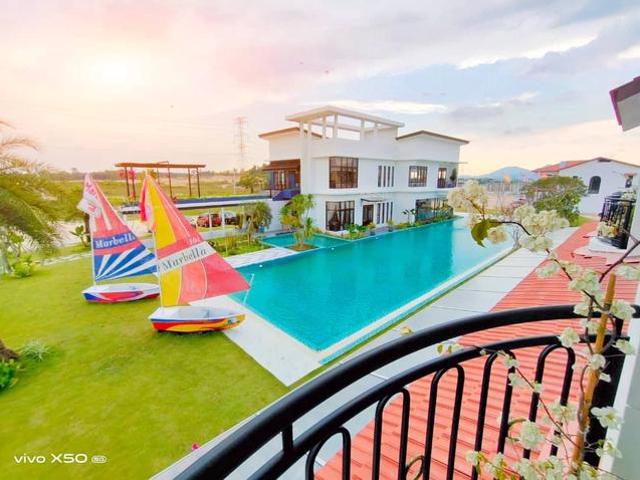 FREEHOLD 2 Sty Superlink house with Swimming Pool Ipoh South Precint