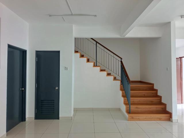 FREEHOLD 2Storey House Taman Pelangi Heights Mantin For Sale
