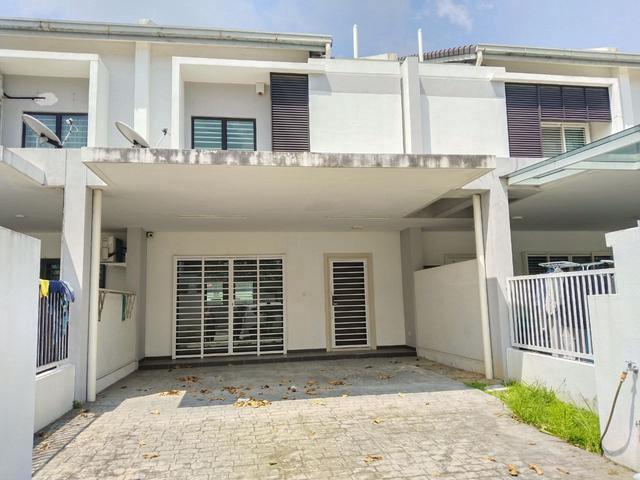 FREEHOLD 2Storey Terrace Taman Laman Delfina Nilai Impian
