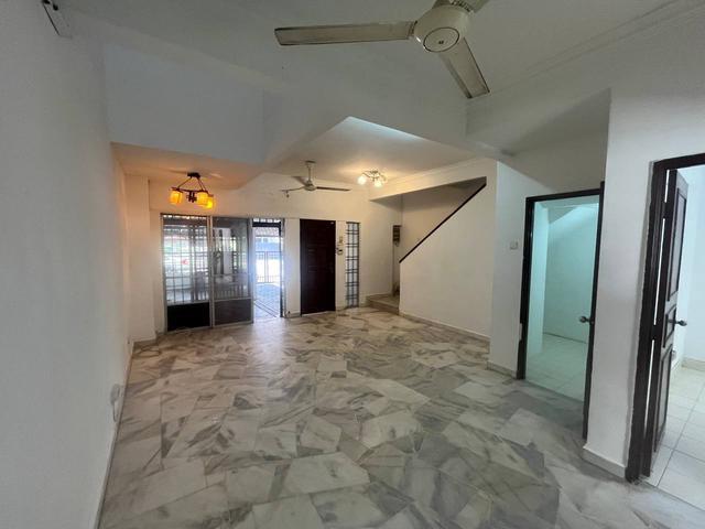 Freehold 2Storey Terrace Taman Pinggiran USJ 3 USJ3 SUBANG JAYA