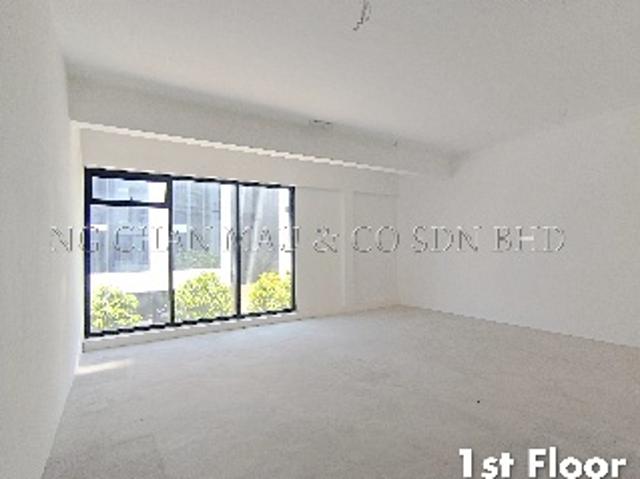 Freehold 3 Storey Commercial Shop Lot with Lift @ Business Street