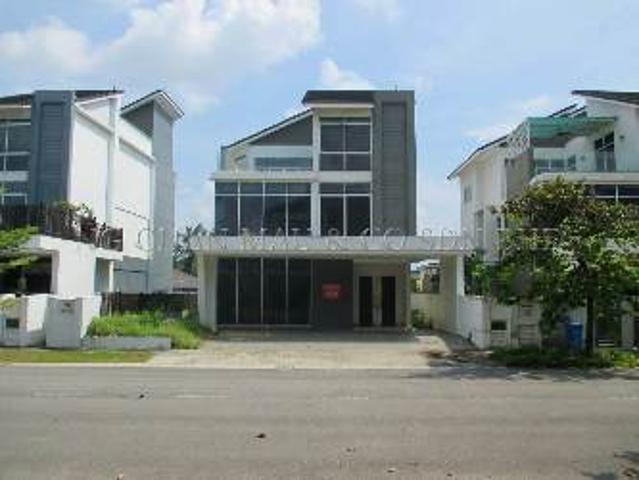 Freehold 3 Storey Detached House