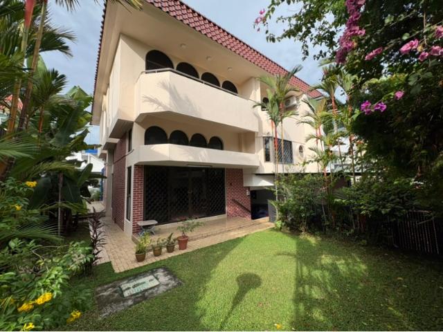 Freehold 3 Storey Semi D off Upper Serangoon Rd Semi Detached House For Sale, $6,990,000, 6 Bed 4 Bath 4,630 sqft $1,505.00 psf