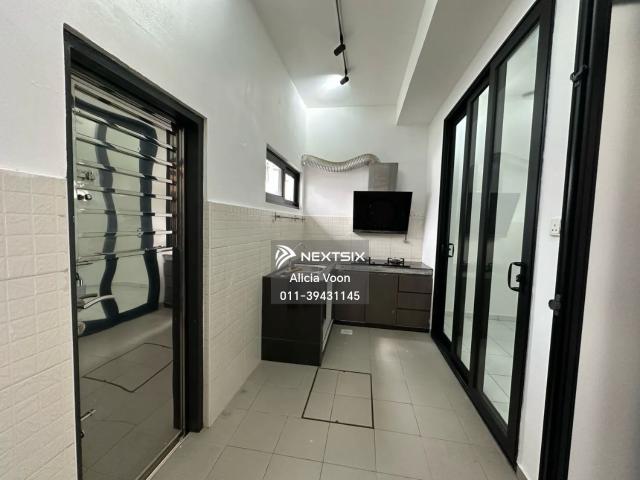 Freehold 3story factory with lift