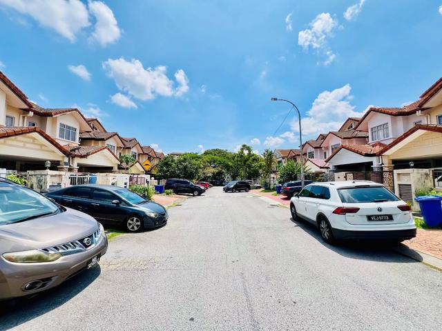 FREEHOLD Taman Bukit Subang u16 Shah Alam 2 Storey