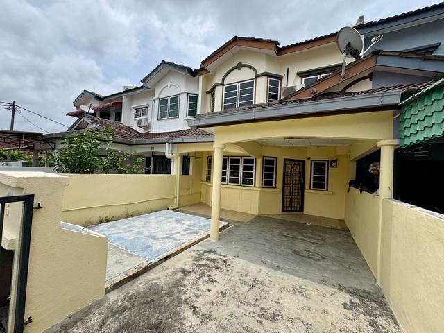 Freehold Taman Cheng Perdana teres dua tingkat untuk dijual