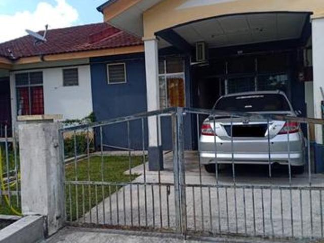 Freehold Taman Desa PD berdekatan Masjid dan padang