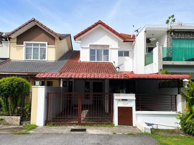 FREEHOLD Taman Pinggiran USJ 3 Subang Jaya Double storey