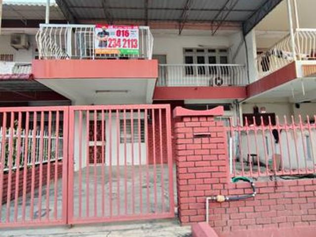 Freehold Taman Seremban Garden Rumah Dua Tingkat