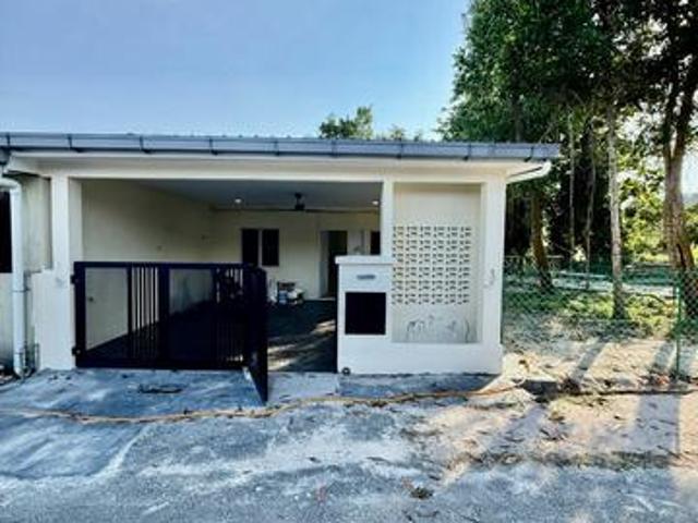 Freehold Terrace House Fully Renovated WITH Extra Land Seremban