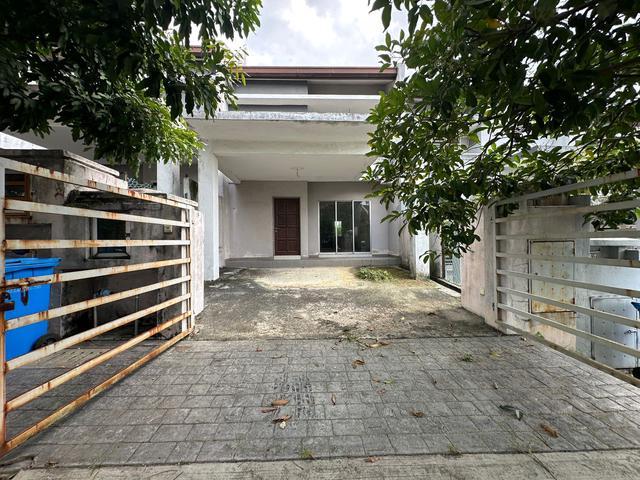 Freehold Title Aman Putri Seksyen U17 Shah Alam Double Storey House