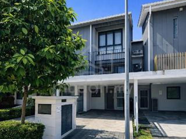 Freehold Towhouse 3R3B Bdr Bukit Mahkota Bangi 1600 sqft