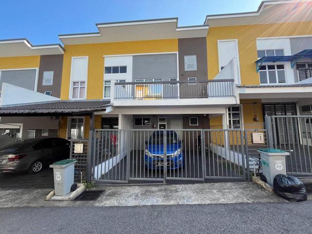 Freehold Townhouse Atas Taman Nuri Sentoasa Durian Tunggal Melaka