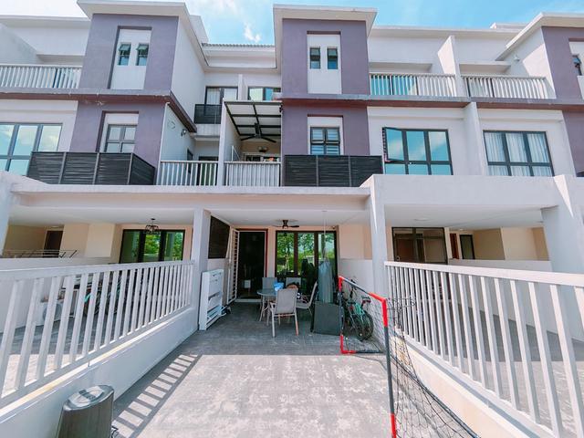 Freehold Townhouse Gated GuardedThe Strata Bandar Puteri Bangi