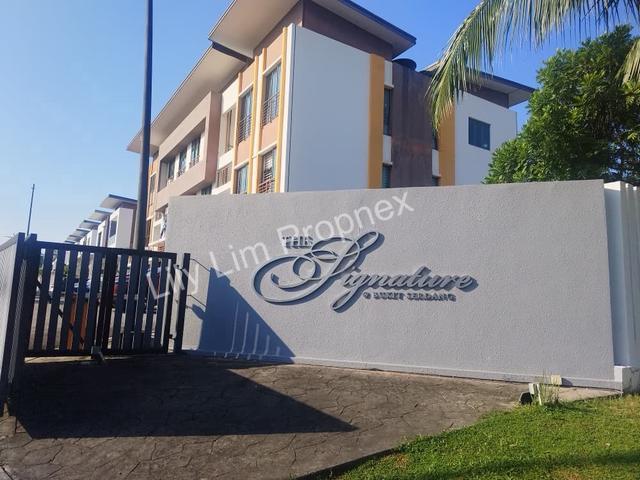Freehold Townhouse The Signature Taman Bukit Serdang 925sf 3R2B