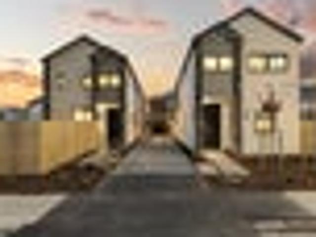Freehold Townhouses With Architectural Edge