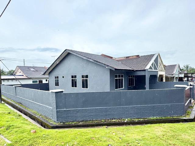 Freehold Unblocked Unit 548K ONLY