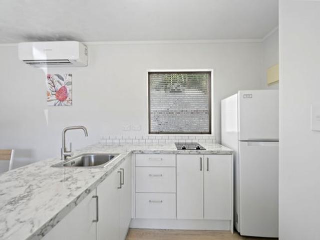 Freehold Unit, Prime Location!