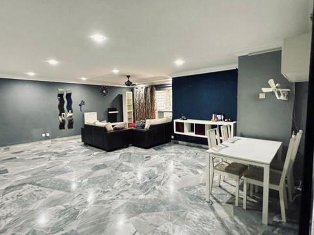 Freehold Well maintain Pelangi Indah Condo