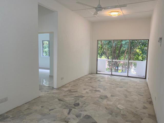 FREEHOLD Apartment Taman Sri Muda 3R2B 880 sqft Nego
