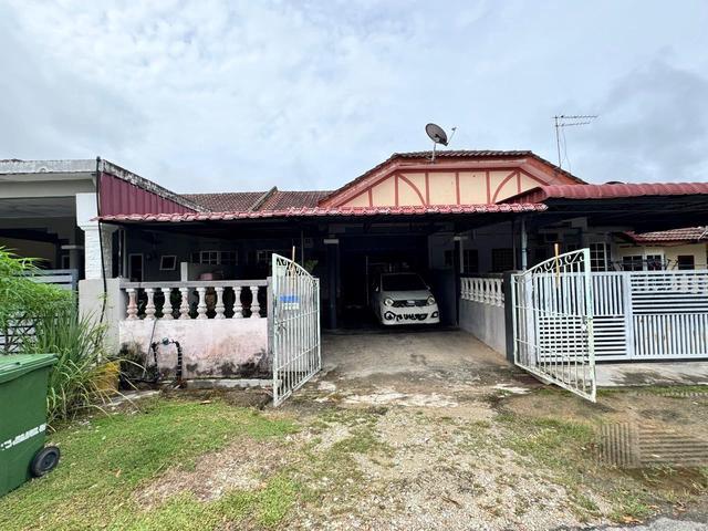 FREEHOLD Bebas Banjir 3 Bilik Teres dekat dengan kemudahan awam