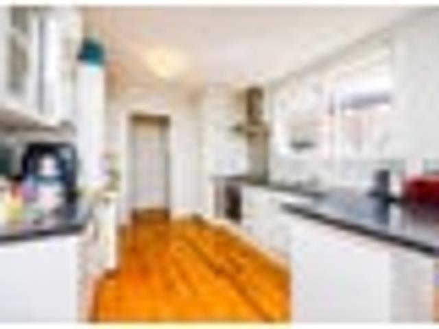 Freehold, Brick and Tile 4 Bedroom in Mangere!