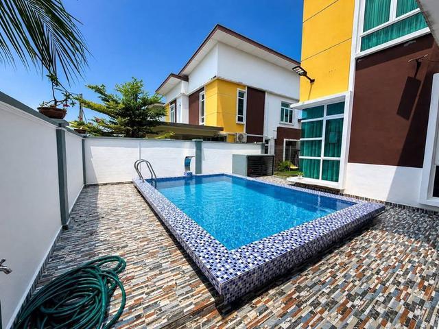 FREEHOLD Bumilot BANGLOW 2 TINGKAT 6 Bilik Fully Furnished 680k