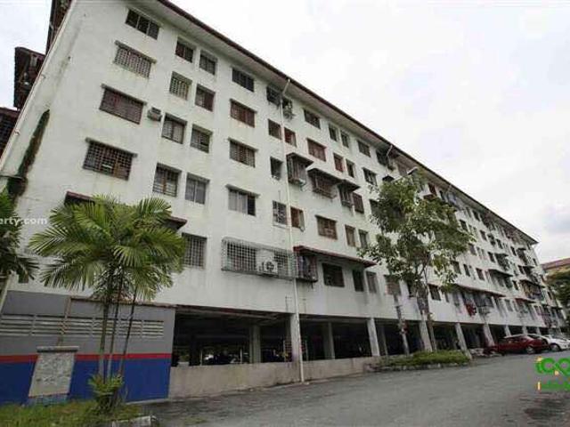 FREEHOLD BUMILOTLevel 1 Flat Megaria Ros seri Kembangan Selangor
