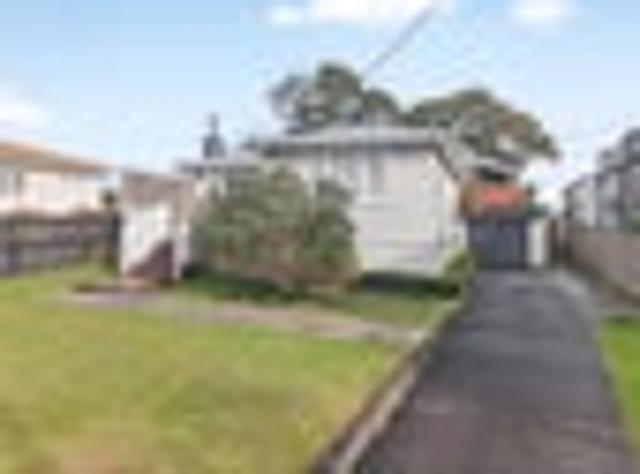 Freehold Bungalow Starter