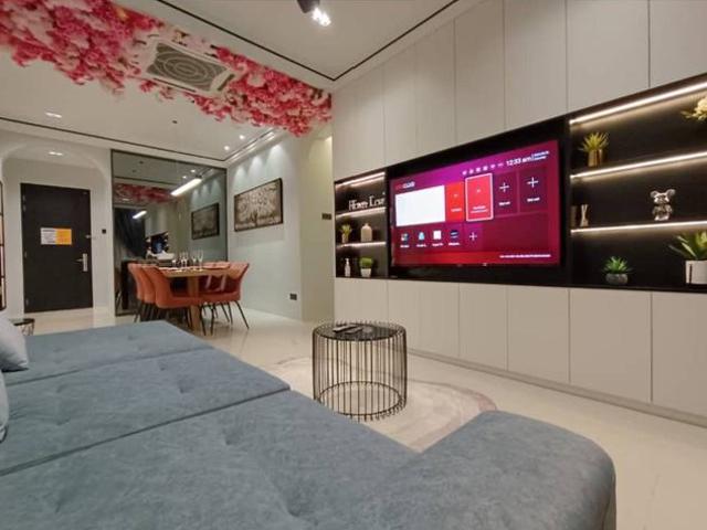 Freehold Bukit Serdang 3 Room 7 min Pavilion Big Balcony Yard