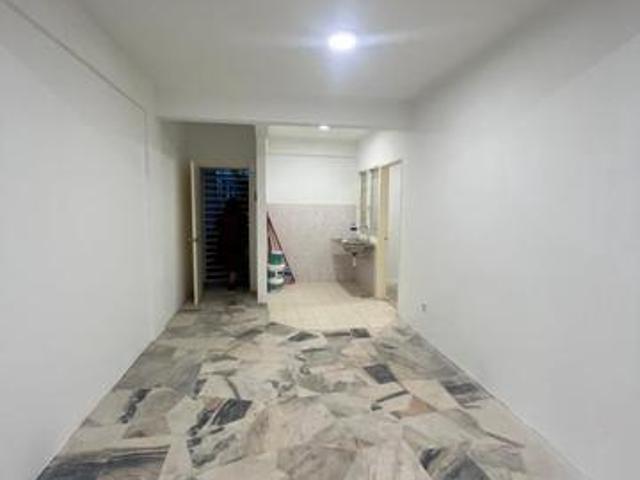 Freehold Casa Ria Apartment Rawang Mid Floor 0 down booking 1000
